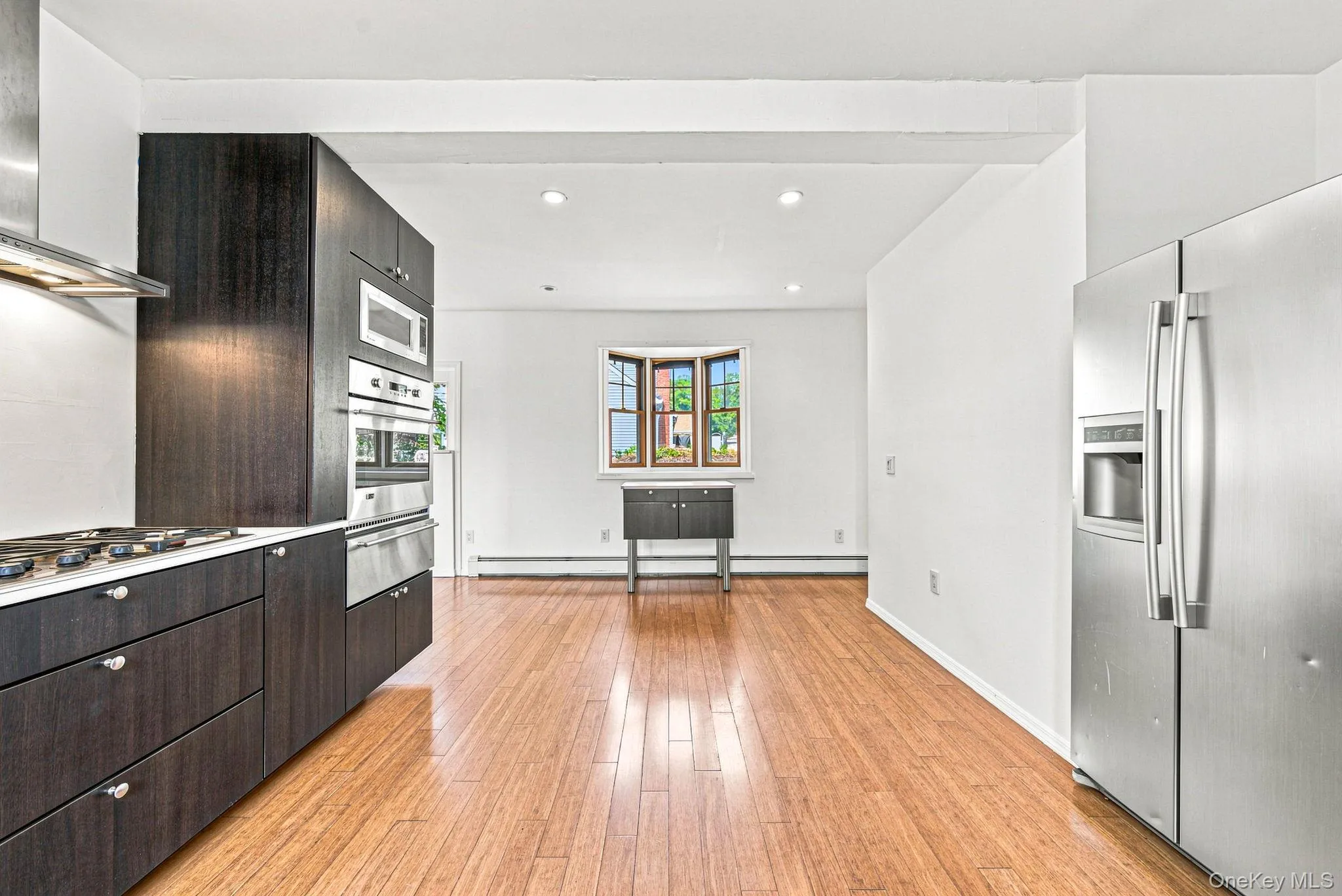 568 Wellwood Avenue, Babylon, NY, 2 Bedrooms Bedrooms, 5 Rooms Rooms,1 BathroomBathrooms,Residential,For Rent,Wellwood,0,1040710 568 Wellwood Avenue, Babylon, NY, 2 Bedrooms Bedrooms, 5 Rooms Rooms,1 BathroomBathrooms,Residential,For Rent,Wellwood,0,1040710
