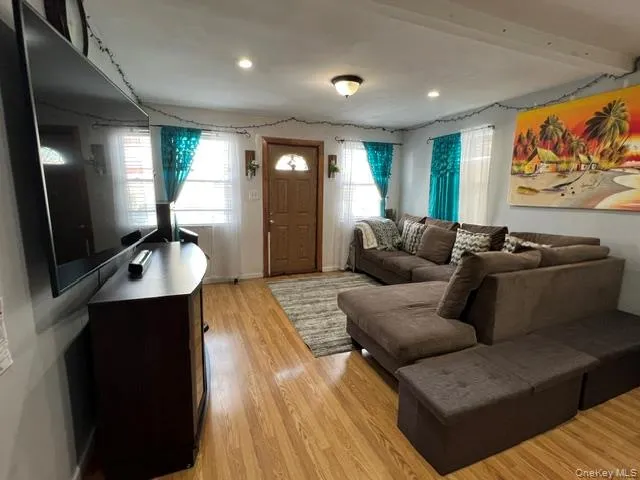 11522 124th Street, New York, NY, 2 Bedrooms Bedrooms, 5 Rooms Rooms,1 BathroomBathrooms,Residential,For Rent,124th,0,1040717 11522 124th Street, New York, NY, 2 Bedrooms Bedrooms, 5 Rooms Rooms,1 BathroomBathrooms,Residential,For Rent,124th,0,1040717