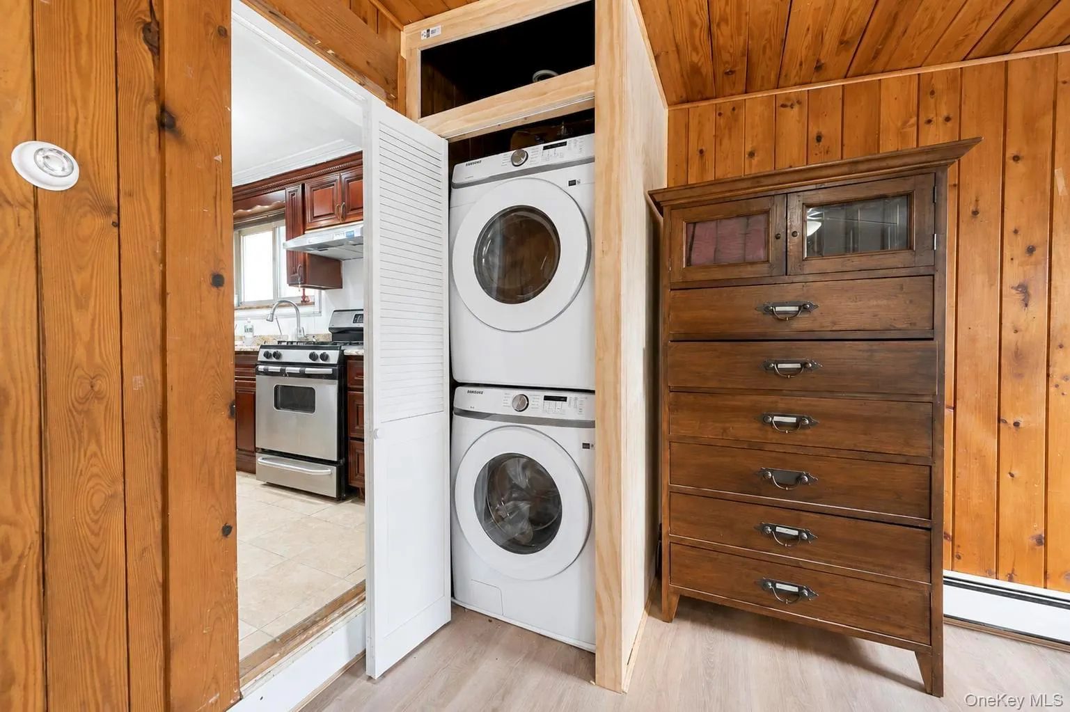 26111 83rd Avenue, New York, NY, 3 Bedrooms Bedrooms, 6 Rooms Rooms,1 BathroomBathrooms,Residential Lease,For Rent,83rd,0,1040729 26111 83rd Avenue, New York, NY, 3 Bedrooms Bedrooms, 6 Rooms Rooms,1 BathroomBathrooms,Residential Lease,For Rent,83rd,0,1040729