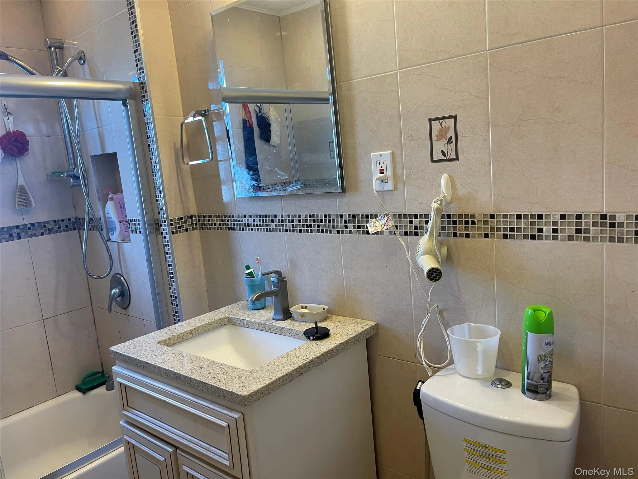 6166 78th Street, New York, NY, 3 Bedrooms Bedrooms, 7 Rooms Rooms,2 BathroomsBathrooms,Residential,For Rent,78th,0,1040734 6166 78th Street, New York, NY, 3 Bedrooms Bedrooms, 7 Rooms Rooms,2 BathroomsBathrooms,Residential,For Rent,78th,0,1040734