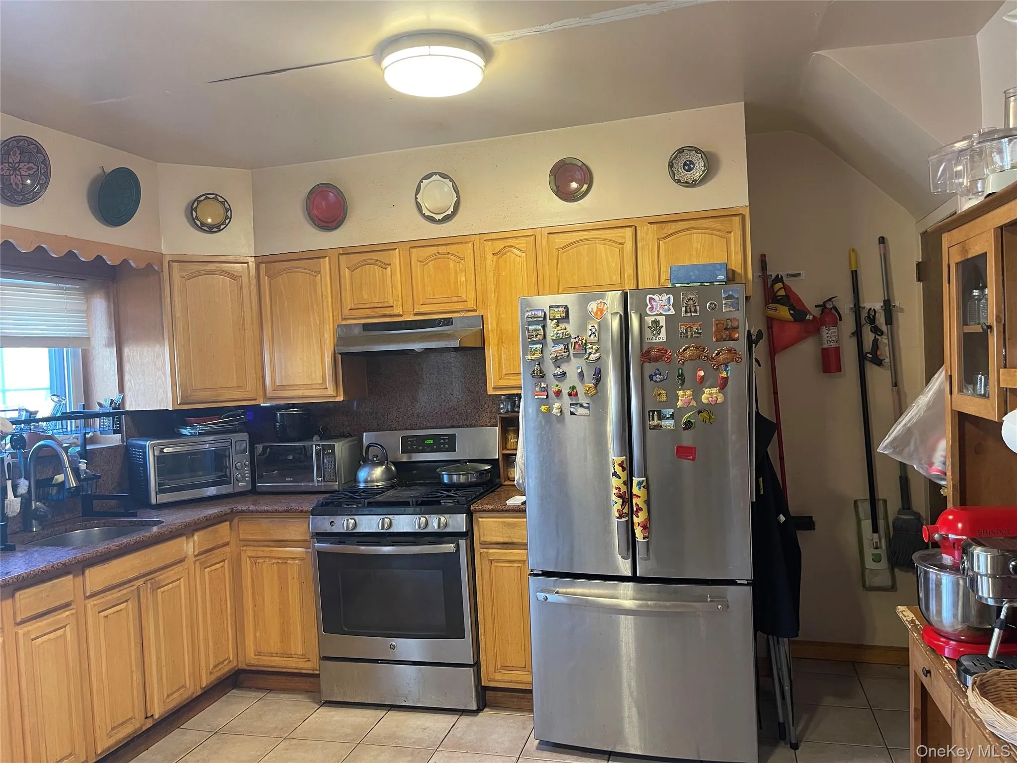 6166 78th Street, New York, NY, 3 Bedrooms Bedrooms, 7 Rooms Rooms,2 BathroomsBathrooms,Residential,For Rent,78th,0,1040734 6166 78th Street, New York, NY, 3 Bedrooms Bedrooms, 7 Rooms Rooms,2 BathroomsBathrooms,Residential,For Rent,78th,0,1040734