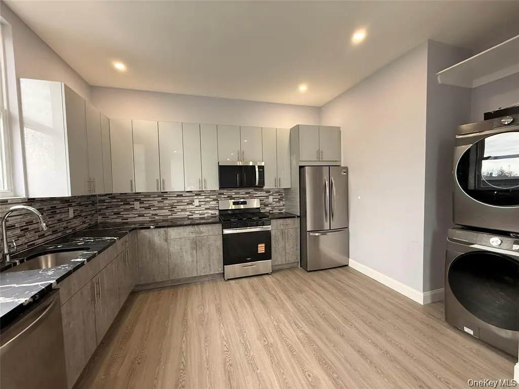 222 Primrose, Mount Vernon, NY, 5 Bedrooms Bedrooms, 8 Rooms Rooms,2 BathroomsBathrooms,Residential Lease,For Rent,Primrose,0,1040736 222 Primrose, Mount Vernon, NY, 5 Bedrooms Bedrooms, 8 Rooms Rooms,2 BathroomsBathrooms,Residential Lease,For Rent,Primrose,0,1040736