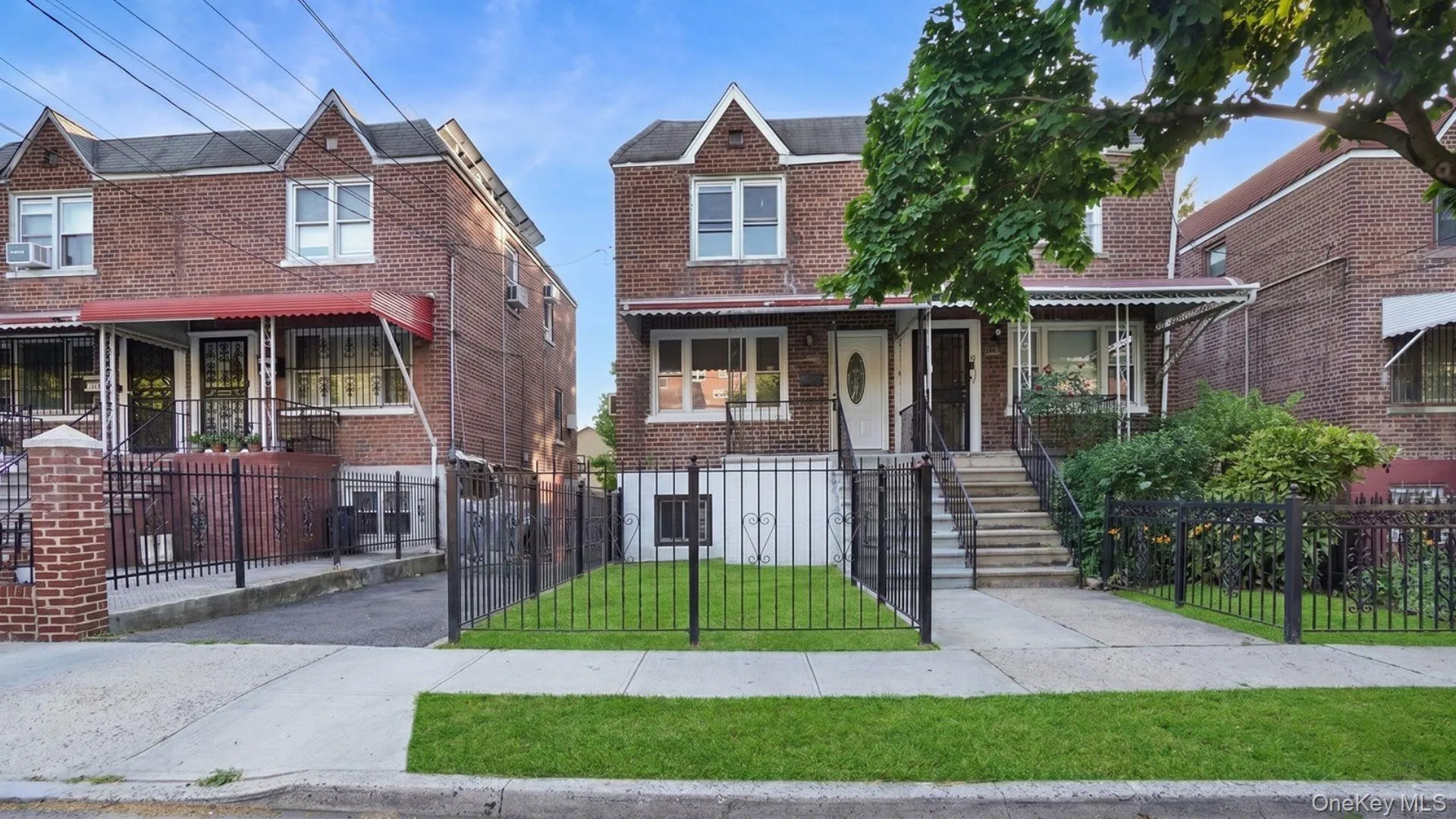 4135 Murdock Avenue, New York, NY, 3 Bedrooms Bedrooms, 6 Rooms Rooms,2 BathroomsBathrooms,Residential,For Rent,Murdock,0,1040745 4135 Murdock Avenue, New York, NY, 3 Bedrooms Bedrooms, 6 Rooms Rooms,2 BathroomsBathrooms,Residential,For Rent,Murdock,0,1040745