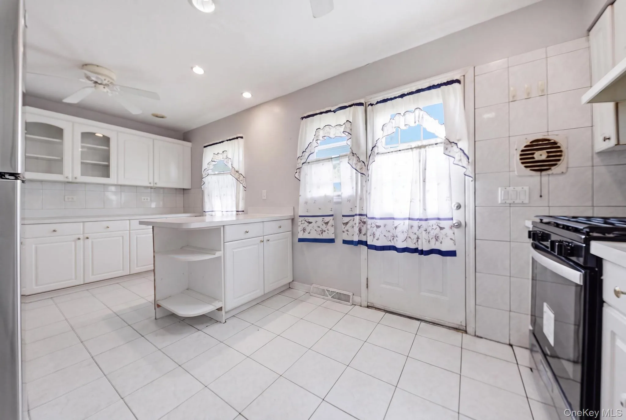 27 Hapsburg Place, Hempstead, NY, 5 Bedrooms Bedrooms, 7 Rooms Rooms,2 BathroomsBathrooms,Residential,For Rent,Hapsburg,0,1040749 27 Hapsburg Place, Hempstead, NY, 5 Bedrooms Bedrooms, 7 Rooms Rooms,2 BathroomsBathrooms,Residential,For Rent,Hapsburg,0,1040749