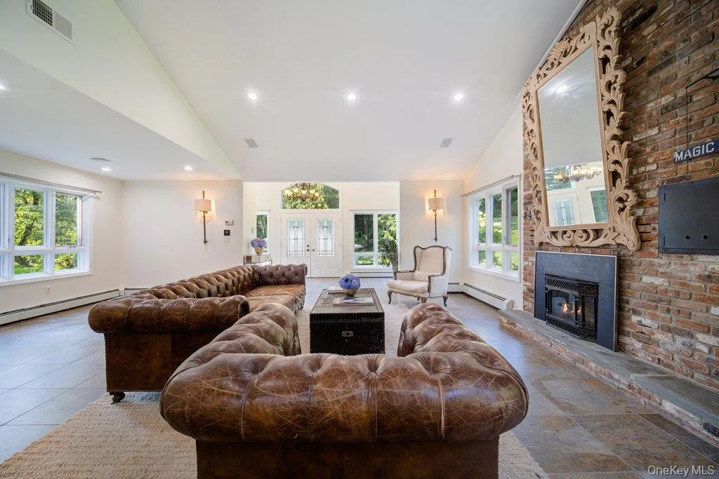 237 Mineral Springs Road, Woodbury, NY, 5 Bedrooms Bedrooms, 11 Rooms Rooms,3 BathroomsBathrooms,Residential,For Rent,Mineral Springs,0,1040759 237 Mineral Springs Road, Woodbury, NY, 5 Bedrooms Bedrooms, 11 Rooms Rooms,3 BathroomsBathrooms,Residential,For Rent,Mineral Springs,0,1040759