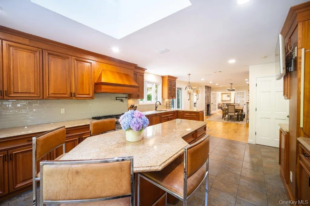 237 Mineral Springs Road, Woodbury, NY, 5 Bedrooms Bedrooms, 11 Rooms Rooms,3 BathroomsBathrooms,Residential,For Rent,Mineral Springs,0,1040759 237 Mineral Springs Road, Woodbury, NY, 5 Bedrooms Bedrooms, 11 Rooms Rooms,3 BathroomsBathrooms,Residential,For Rent,Mineral Springs,0,1040759
