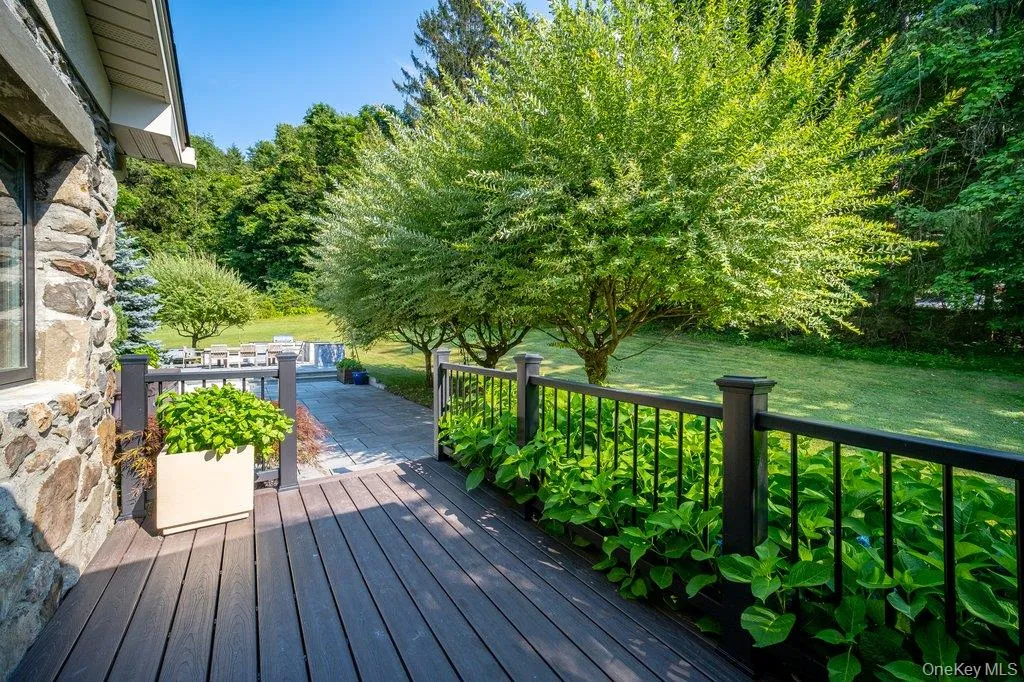 237 Mineral Springs Road, Woodbury, NY, 5 Bedrooms Bedrooms, 11 Rooms Rooms,3 BathroomsBathrooms,Residential,For Rent,Mineral Springs,0,1040759 237 Mineral Springs Road, Woodbury, NY, 5 Bedrooms Bedrooms, 11 Rooms Rooms,3 BathroomsBathrooms,Residential,For Rent,Mineral Springs,0,1040759
