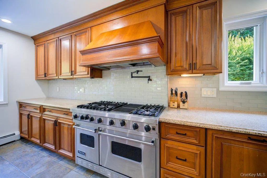 237 Mineral Springs Road, Woodbury, NY, 5 Bedrooms Bedrooms, 11 Rooms Rooms,3 BathroomsBathrooms,Residential,For Rent,Mineral Springs,0,1040759 237 Mineral Springs Road, Woodbury, NY, 5 Bedrooms Bedrooms, 11 Rooms Rooms,3 BathroomsBathrooms,Residential,For Rent,Mineral Springs,0,1040759