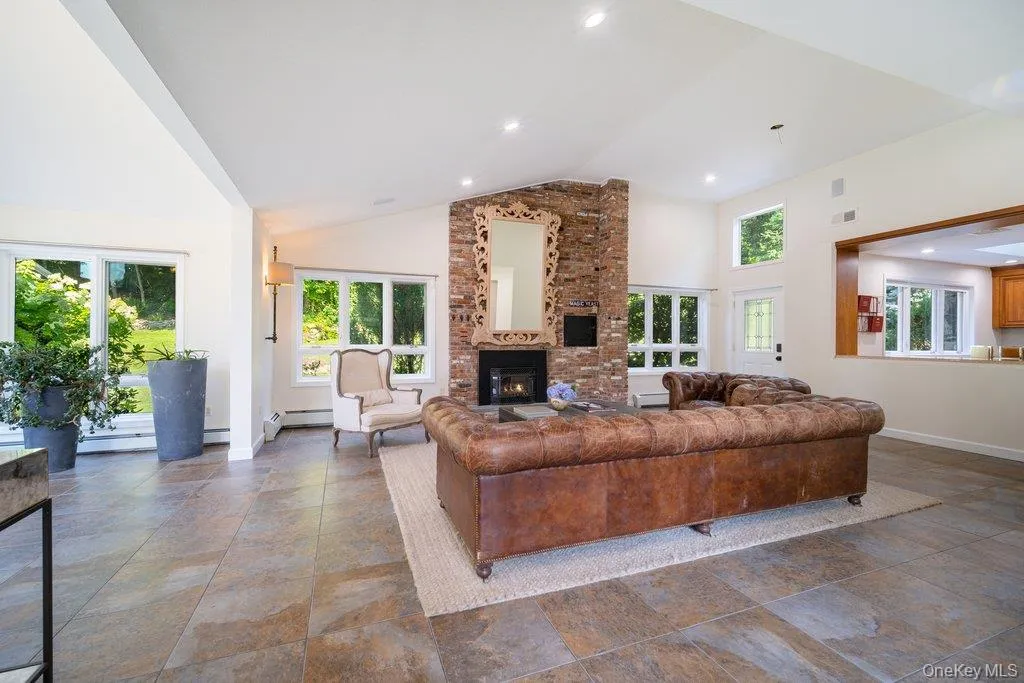237 Mineral Springs Road, Woodbury, NY, 5 Bedrooms Bedrooms, 11 Rooms Rooms,3 BathroomsBathrooms,Residential,For Rent,Mineral Springs,0,1040759 237 Mineral Springs Road, Woodbury, NY, 5 Bedrooms Bedrooms, 11 Rooms Rooms,3 BathroomsBathrooms,Residential,For Rent,Mineral Springs,0,1040759