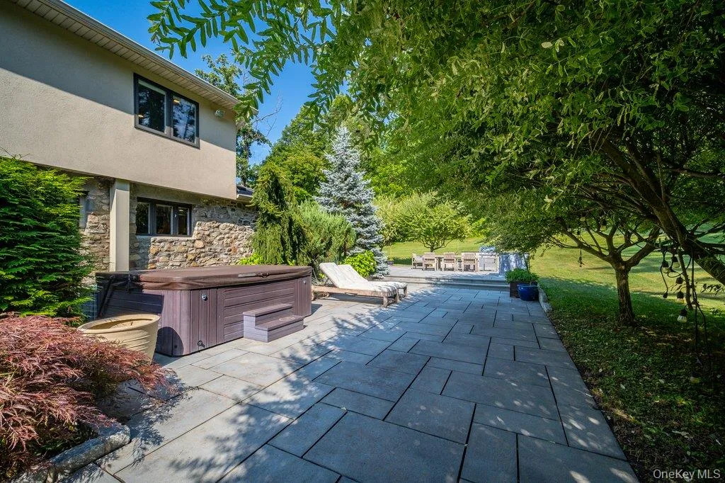 237 Mineral Springs Road, Woodbury, NY, 5 Bedrooms Bedrooms, 11 Rooms Rooms,3 BathroomsBathrooms,Residential,For Rent,Mineral Springs,0,1040759 237 Mineral Springs Road, Woodbury, NY, 5 Bedrooms Bedrooms, 11 Rooms Rooms,3 BathroomsBathrooms,Residential,For Rent,Mineral Springs,0,1040759