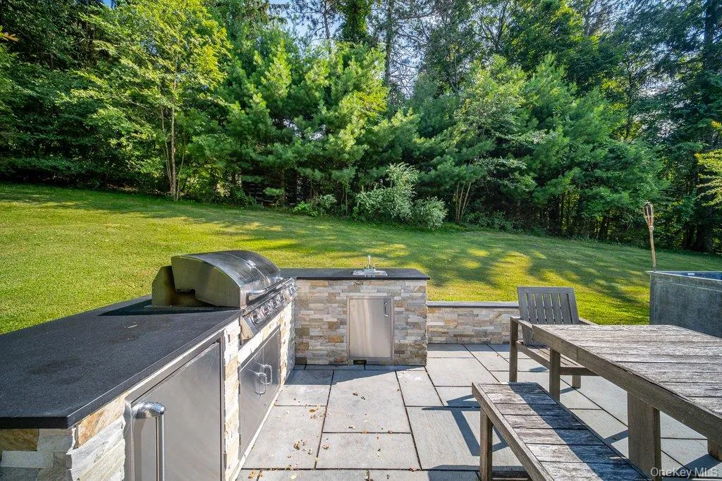 237 Mineral Springs Road, Woodbury, NY, 5 Bedrooms Bedrooms, 11 Rooms Rooms,3 BathroomsBathrooms,Residential,For Rent,Mineral Springs,0,1040759 237 Mineral Springs Road, Woodbury, NY, 5 Bedrooms Bedrooms, 11 Rooms Rooms,3 BathroomsBathrooms,Residential,For Rent,Mineral Springs,0,1040759