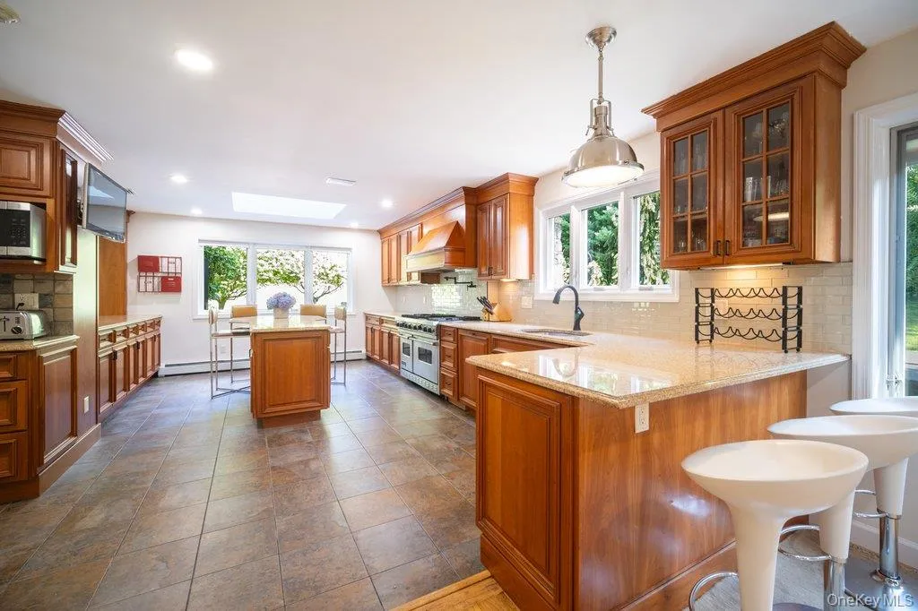 237 Mineral Springs Road, Woodbury, NY, 5 Bedrooms Bedrooms, 11 Rooms Rooms,3 BathroomsBathrooms,Residential,For Rent,Mineral Springs,0,1040759 237 Mineral Springs Road, Woodbury, NY, 5 Bedrooms Bedrooms, 11 Rooms Rooms,3 BathroomsBathrooms,Residential,For Rent,Mineral Springs,0,1040759