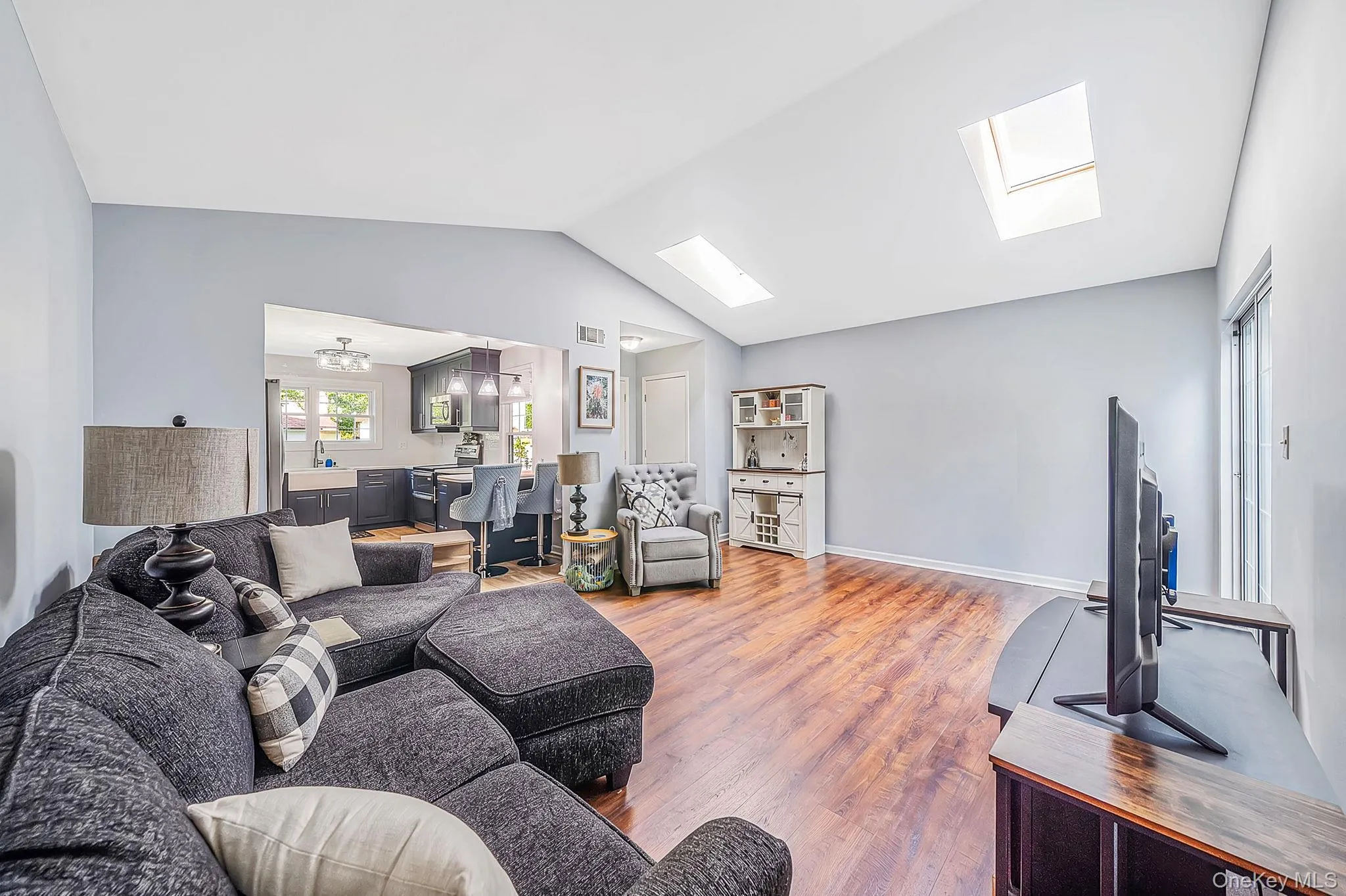 4 Balmoral Court, Brookhaven, NY, 3 Bedrooms Bedrooms, 7 Rooms Rooms,2 BathroomsBathrooms,Residential,For Rent,Balmoral,0,1040762 4 Balmoral Court, Brookhaven, NY, 3 Bedrooms Bedrooms, 7 Rooms Rooms,2 BathroomsBathrooms,Residential,For Rent,Balmoral,0,1040762
