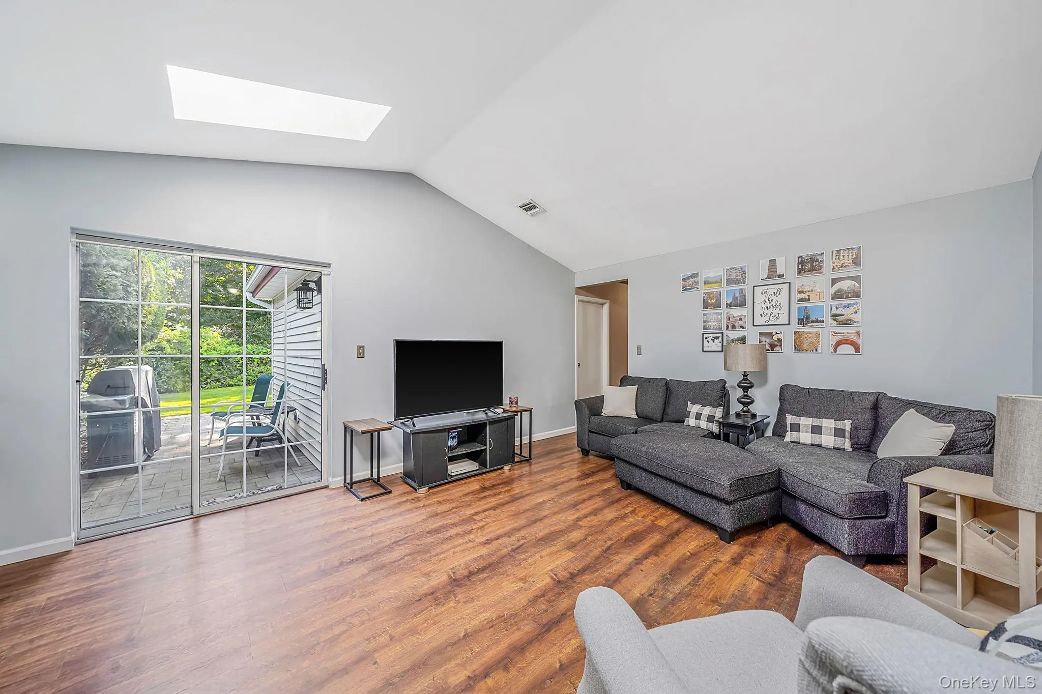 4 Balmoral Court, Brookhaven, NY, 3 Bedrooms Bedrooms, 7 Rooms Rooms,2 BathroomsBathrooms,Residential,For Rent,Balmoral,0,1040762 4 Balmoral Court, Brookhaven, NY, 3 Bedrooms Bedrooms, 7 Rooms Rooms,2 BathroomsBathrooms,Residential,For Rent,Balmoral,0,1040762