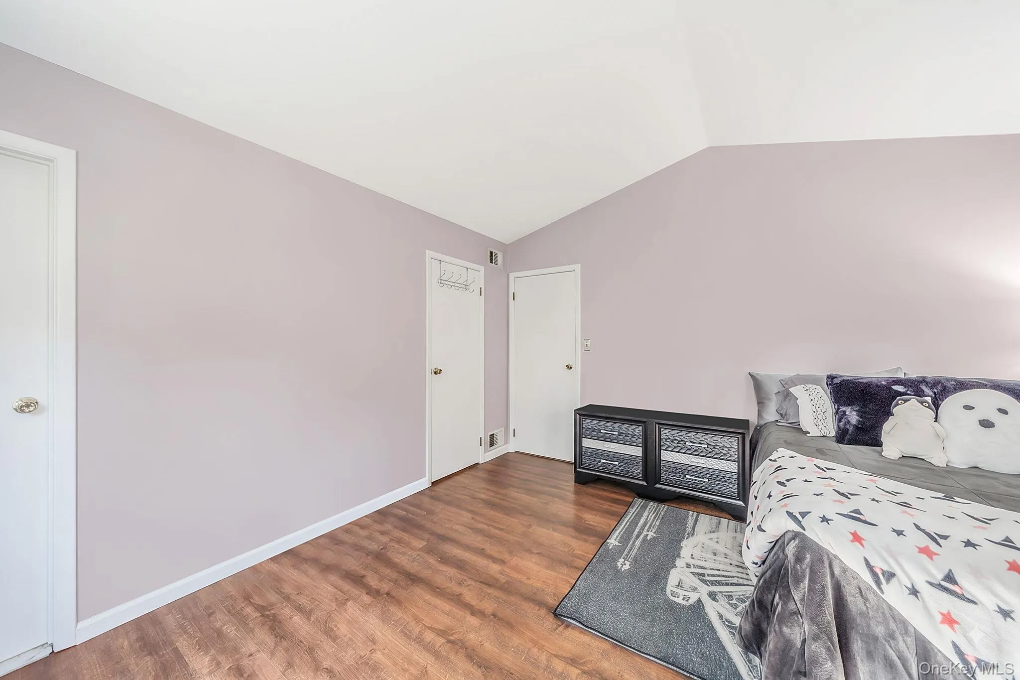 4 Balmoral Court, Brookhaven, NY, 3 Bedrooms Bedrooms, 7 Rooms Rooms,2 BathroomsBathrooms,Residential,For Rent,Balmoral,0,1040762 4 Balmoral Court, Brookhaven, NY, 3 Bedrooms Bedrooms, 7 Rooms Rooms,2 BathroomsBathrooms,Residential,For Rent,Balmoral,0,1040762