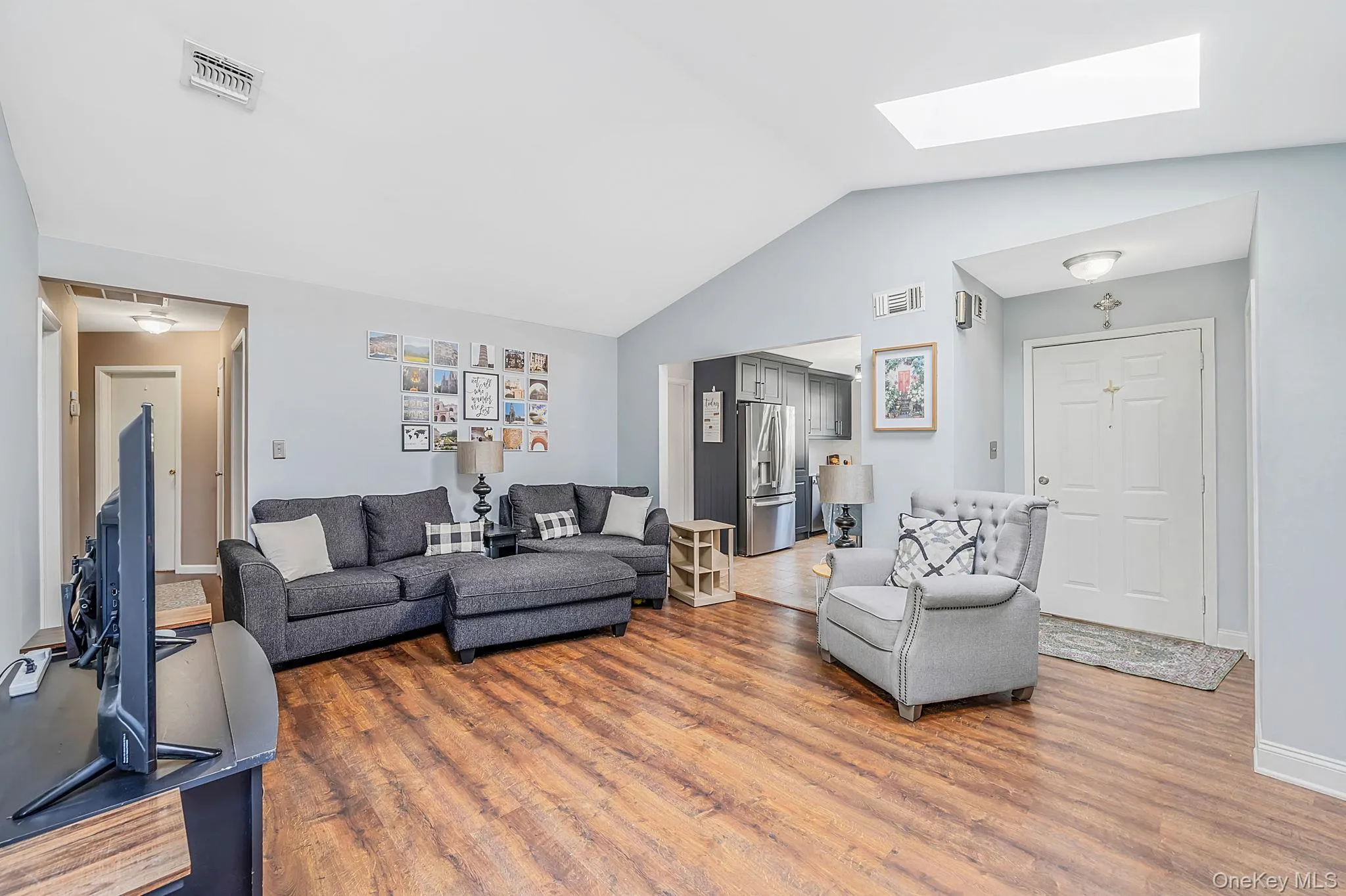 4 Balmoral Court, Brookhaven, NY, 3 Bedrooms Bedrooms, 7 Rooms Rooms,2 BathroomsBathrooms,Residential,For Rent,Balmoral,0,1040762 4 Balmoral Court, Brookhaven, NY, 3 Bedrooms Bedrooms, 7 Rooms Rooms,2 BathroomsBathrooms,Residential,For Rent,Balmoral,0,1040762