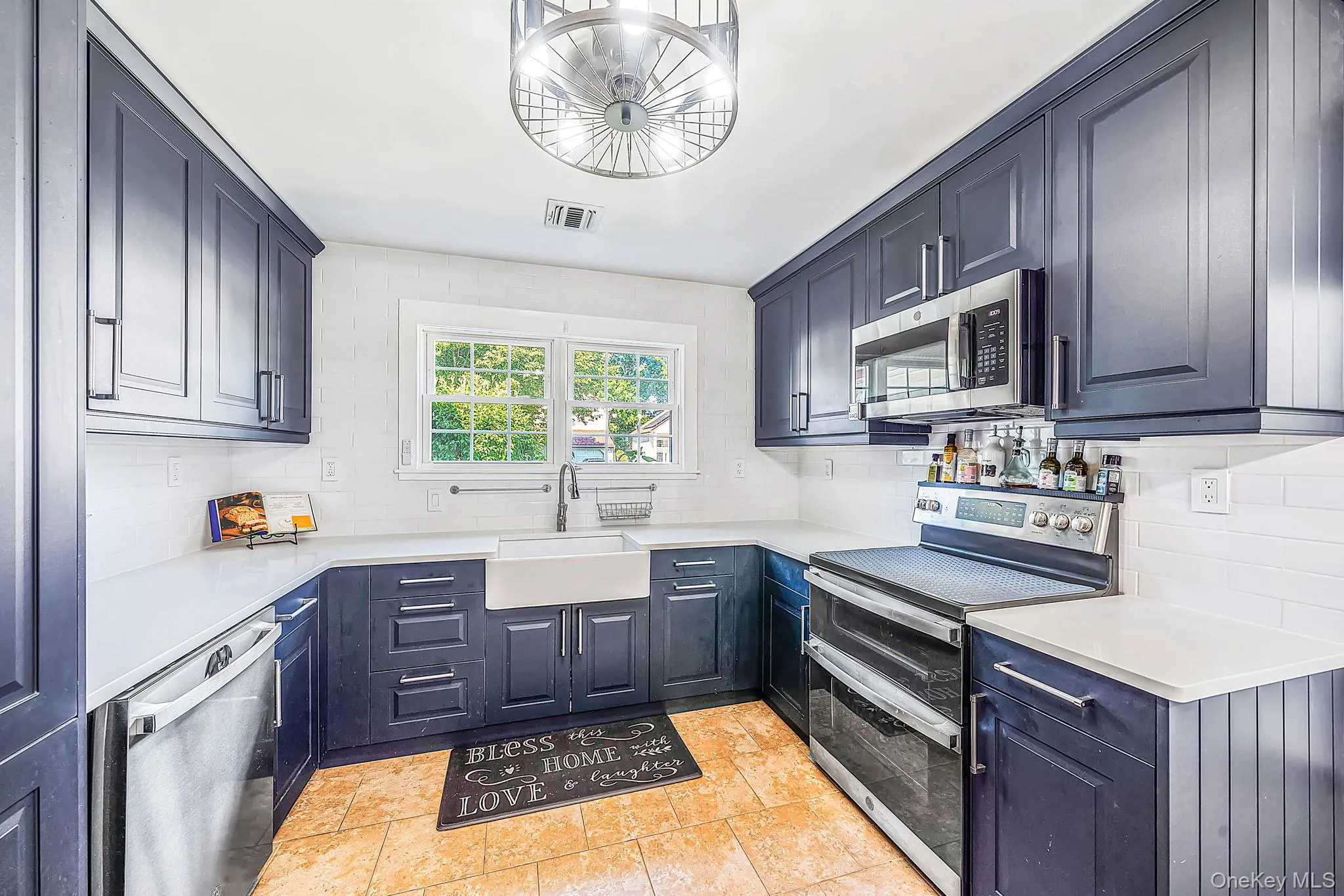 4 Balmoral Court, Brookhaven, NY, 3 Bedrooms Bedrooms, 7 Rooms Rooms,2 BathroomsBathrooms,Residential,For Rent,Balmoral,0,1040762 4 Balmoral Court, Brookhaven, NY, 3 Bedrooms Bedrooms, 7 Rooms Rooms,2 BathroomsBathrooms,Residential,For Rent,Balmoral,0,1040762