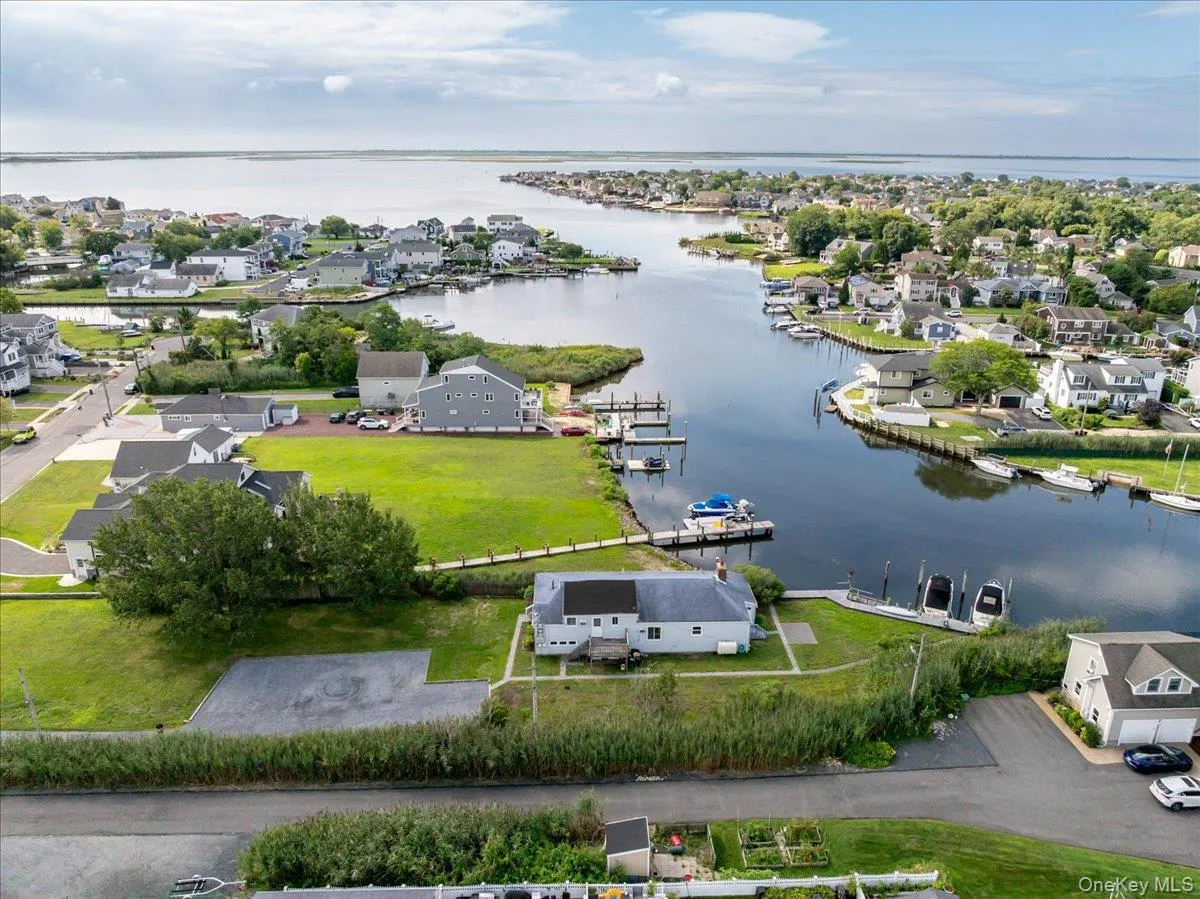 46 Riverdale Avenue, Oyster Bay, NY, 4 Bedrooms Bedrooms, 7 Rooms Rooms,2 BathroomsBathrooms,Residential,For Rent,Riverdale,0,1040763 46 Riverdale Avenue, Oyster Bay, NY, 4 Bedrooms Bedrooms, 7 Rooms Rooms,2 BathroomsBathrooms,Residential,For Rent,Riverdale,0,1040763