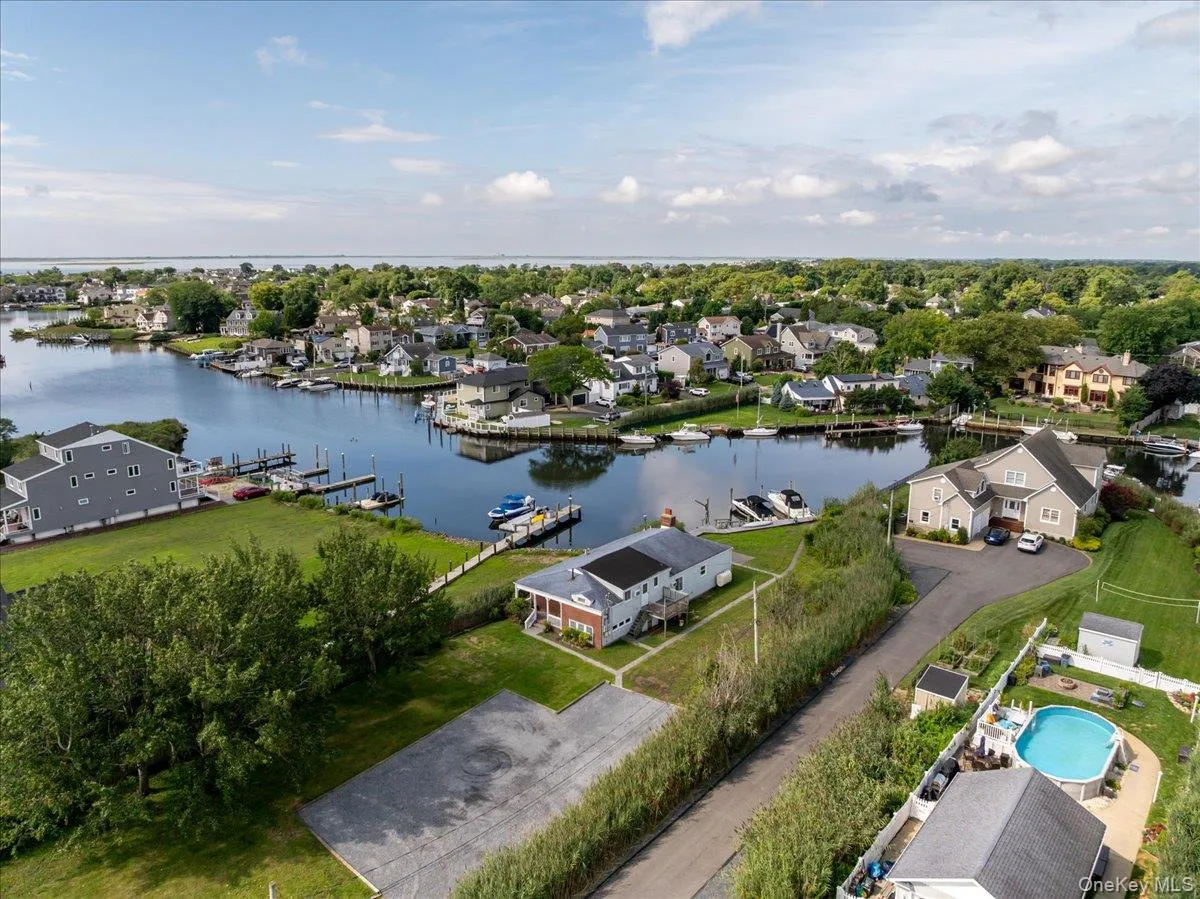 46 Riverdale Avenue, Oyster Bay, NY, 4 Bedrooms Bedrooms, 7 Rooms Rooms,2 BathroomsBathrooms,Residential,For Rent,Riverdale,0,1040763 46 Riverdale Avenue, Oyster Bay, NY, 4 Bedrooms Bedrooms, 7 Rooms Rooms,2 BathroomsBathrooms,Residential,For Rent,Riverdale,0,1040763