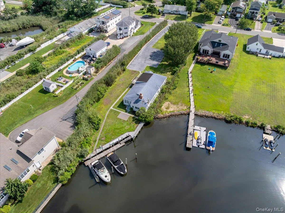 46 Riverdale Avenue, Oyster Bay, NY, 4 Bedrooms Bedrooms, 7 Rooms Rooms,2 BathroomsBathrooms,Residential,For Rent,Riverdale,0,1040763 46 Riverdale Avenue, Oyster Bay, NY, 4 Bedrooms Bedrooms, 7 Rooms Rooms,2 BathroomsBathrooms,Residential,For Rent,Riverdale,0,1040763