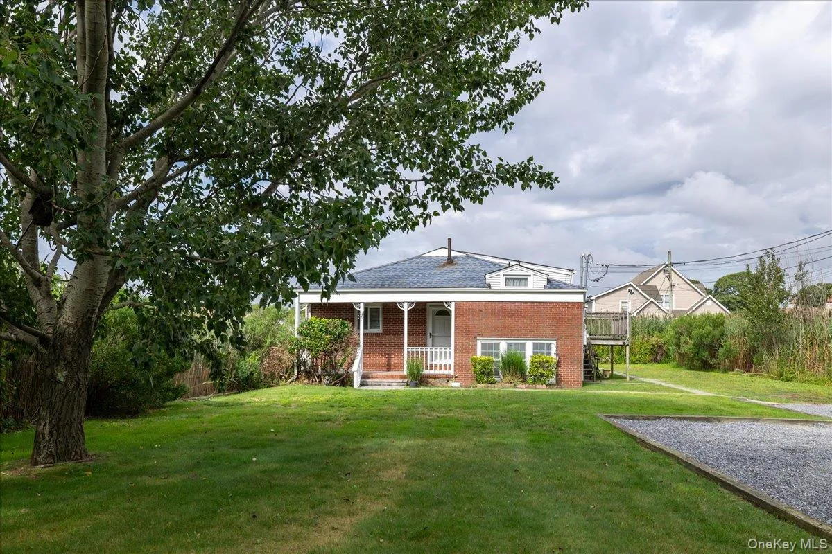 46 Riverdale Avenue, Oyster Bay, NY, 4 Bedrooms Bedrooms, 7 Rooms Rooms,2 BathroomsBathrooms,Residential,For Rent,Riverdale,0,1040763 46 Riverdale Avenue, Oyster Bay, NY, 4 Bedrooms Bedrooms, 7 Rooms Rooms,2 BathroomsBathrooms,Residential,For Rent,Riverdale,0,1040763