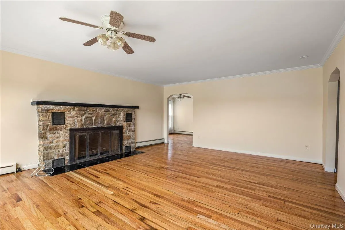46 Riverdale Avenue, Oyster Bay, NY, 4 Bedrooms Bedrooms, 7 Rooms Rooms,2 BathroomsBathrooms,Residential,For Rent,Riverdale,0,1040763 46 Riverdale Avenue, Oyster Bay, NY, 4 Bedrooms Bedrooms, 7 Rooms Rooms,2 BathroomsBathrooms,Residential,For Rent,Riverdale,0,1040763