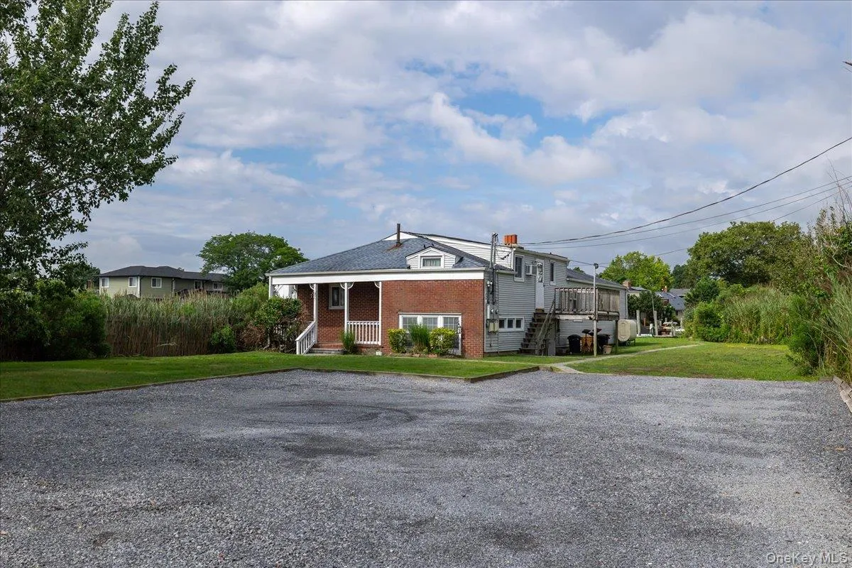 46 Riverdale Avenue, Oyster Bay, NY, 4 Bedrooms Bedrooms, 7 Rooms Rooms,2 BathroomsBathrooms,Residential,For Rent,Riverdale,0,1040763 46 Riverdale Avenue, Oyster Bay, NY, 4 Bedrooms Bedrooms, 7 Rooms Rooms,2 BathroomsBathrooms,Residential,For Rent,Riverdale,0,1040763