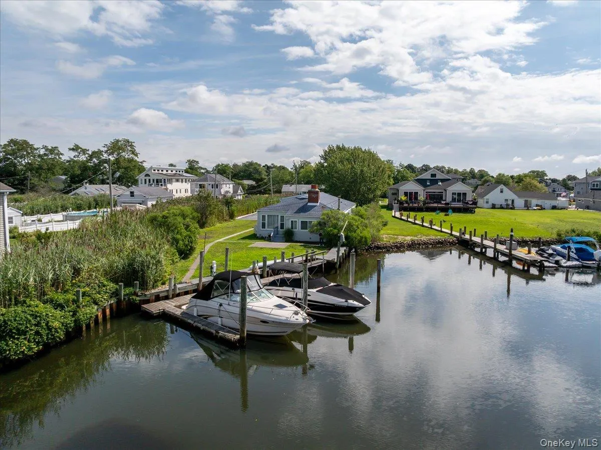 46 Riverdale Avenue, Oyster Bay, NY, 4 Bedrooms Bedrooms, 7 Rooms Rooms,2 BathroomsBathrooms,Residential,For Rent,Riverdale,0,1040763 46 Riverdale Avenue, Oyster Bay, NY, 4 Bedrooms Bedrooms, 7 Rooms Rooms,2 BathroomsBathrooms,Residential,For Rent,Riverdale,0,1040763