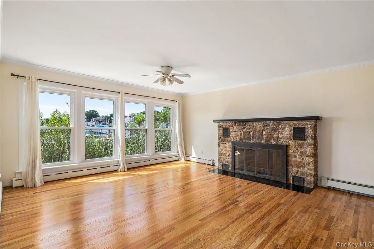 46 Riverdale Avenue, Oyster Bay, NY, 4 Bedrooms Bedrooms, 7 Rooms Rooms,2 BathroomsBathrooms,Residential,For Rent,Riverdale,0,1040763 46 Riverdale Avenue, Oyster Bay, NY, 4 Bedrooms Bedrooms, 7 Rooms Rooms,2 BathroomsBathrooms,Residential,For Rent,Riverdale,0,1040763