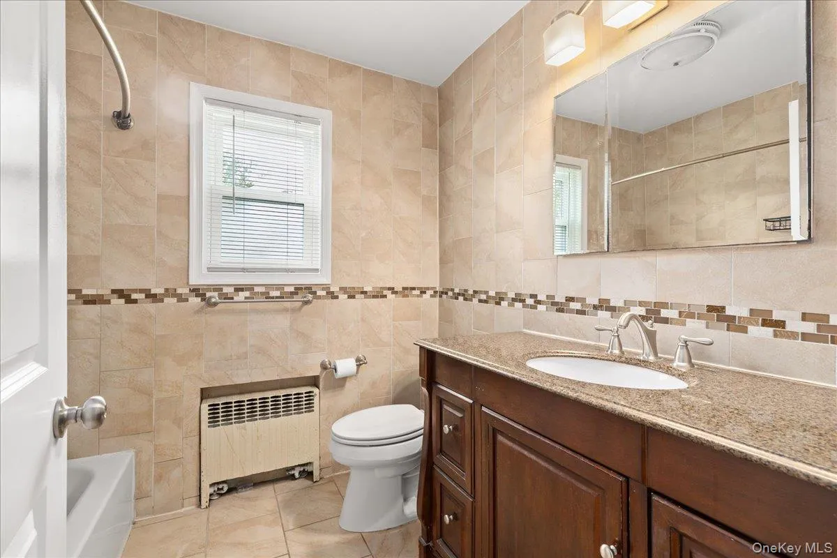46 Riverdale Avenue, Oyster Bay, NY, 4 Bedrooms Bedrooms, 7 Rooms Rooms,2 BathroomsBathrooms,Residential,For Rent,Riverdale,0,1040763 46 Riverdale Avenue, Oyster Bay, NY, 4 Bedrooms Bedrooms, 7 Rooms Rooms,2 BathroomsBathrooms,Residential,For Rent,Riverdale,0,1040763