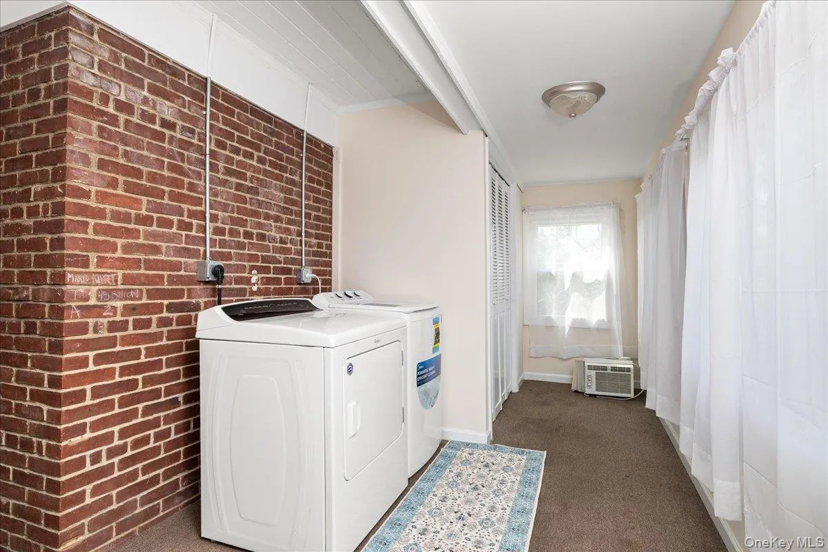 46 Riverdale Avenue, Oyster Bay, NY, 4 Bedrooms Bedrooms, 7 Rooms Rooms,2 BathroomsBathrooms,Residential,For Rent,Riverdale,0,1040763 46 Riverdale Avenue, Oyster Bay, NY, 4 Bedrooms Bedrooms, 7 Rooms Rooms,2 BathroomsBathrooms,Residential,For Rent,Riverdale,0,1040763