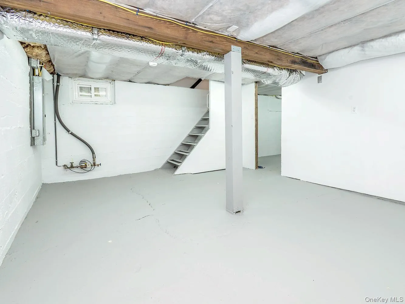 Full unfinished basement for laundry and storage. Full unfinished basement for laundry and storage.