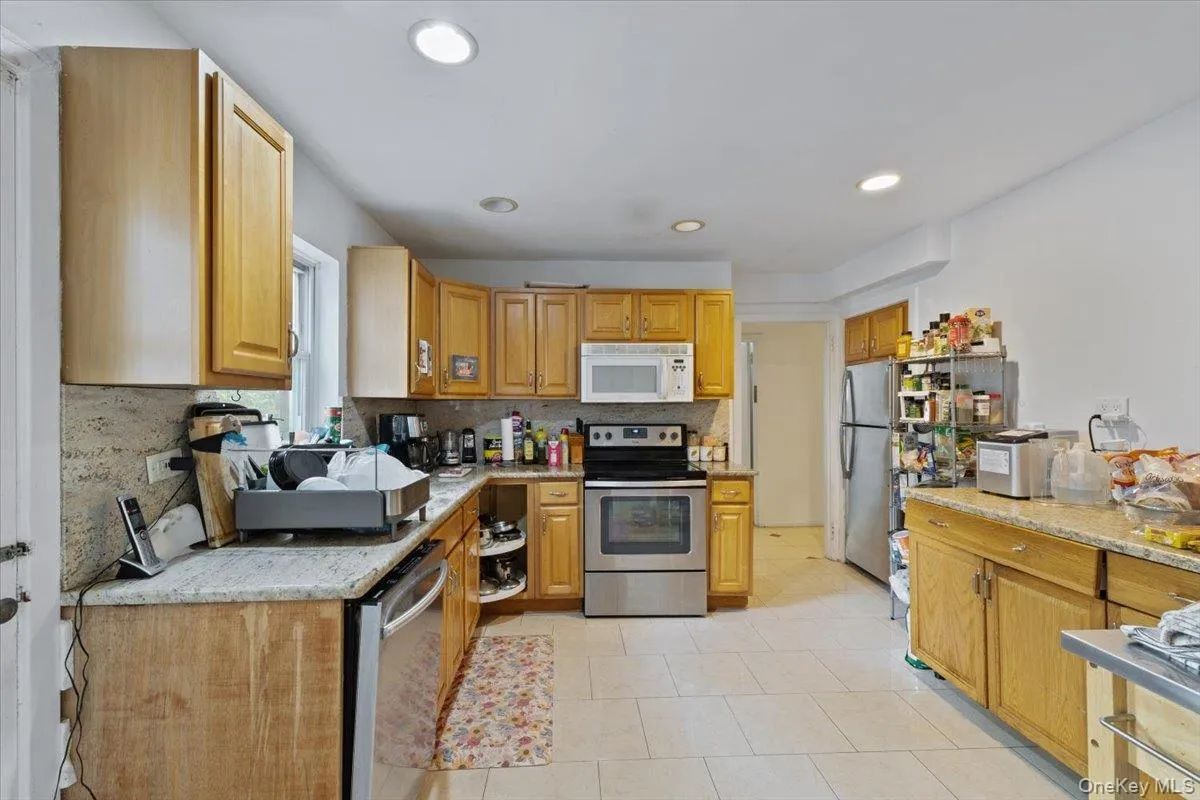 25 Bentley Road, North Hempstead, NY, 5 Bedrooms Bedrooms, 9 Rooms Rooms,2 BathroomsBathrooms,Residential,For Rent,Bentley,0,1040773 25 Bentley Road, North Hempstead, NY, 5 Bedrooms Bedrooms, 9 Rooms Rooms,2 BathroomsBathrooms,Residential,For Rent,Bentley,0,1040773