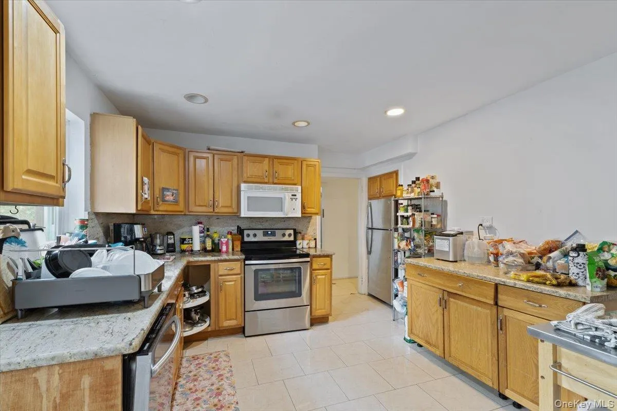 25 Bentley Road, North Hempstead, NY, 5 Bedrooms Bedrooms, 9 Rooms Rooms,2 BathroomsBathrooms,Residential,For Rent,Bentley,0,1040773 25 Bentley Road, North Hempstead, NY, 5 Bedrooms Bedrooms, 9 Rooms Rooms,2 BathroomsBathrooms,Residential,For Rent,Bentley,0,1040773