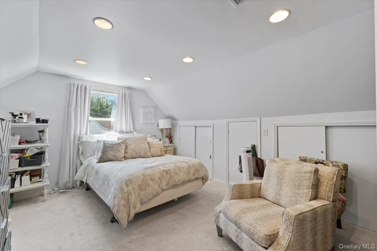 25 Bentley Road, North Hempstead, NY, 5 Bedrooms Bedrooms, 9 Rooms Rooms,2 BathroomsBathrooms,Residential,For Rent,Bentley,0,1040773 25 Bentley Road, North Hempstead, NY, 5 Bedrooms Bedrooms, 9 Rooms Rooms,2 BathroomsBathrooms,Residential,For Rent,Bentley,0,1040773