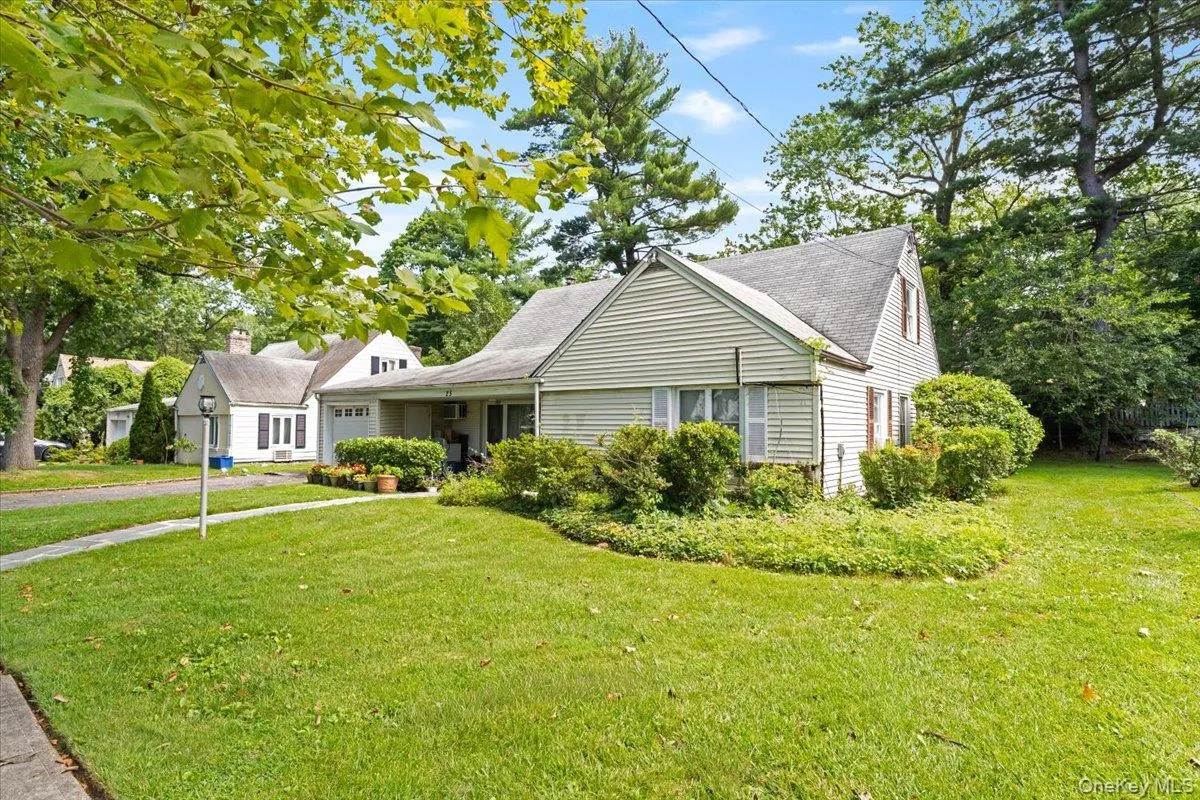 25 Bentley Road, North Hempstead, NY, 5 Bedrooms Bedrooms, 9 Rooms Rooms,2 BathroomsBathrooms,Residential,For Rent,Bentley,0,1040773 25 Bentley Road, North Hempstead, NY, 5 Bedrooms Bedrooms, 9 Rooms Rooms,2 BathroomsBathrooms,Residential,For Rent,Bentley,0,1040773