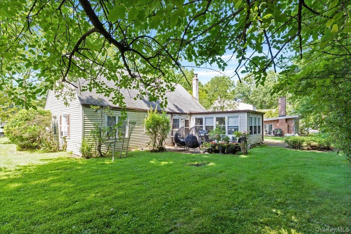 25 Bentley Road, North Hempstead, NY, 5 Bedrooms Bedrooms, 9 Rooms Rooms,2 BathroomsBathrooms,Residential,For Rent,Bentley,0,1040773 25 Bentley Road, North Hempstead, NY, 5 Bedrooms Bedrooms, 9 Rooms Rooms,2 BathroomsBathrooms,Residential,For Rent,Bentley,0,1040773