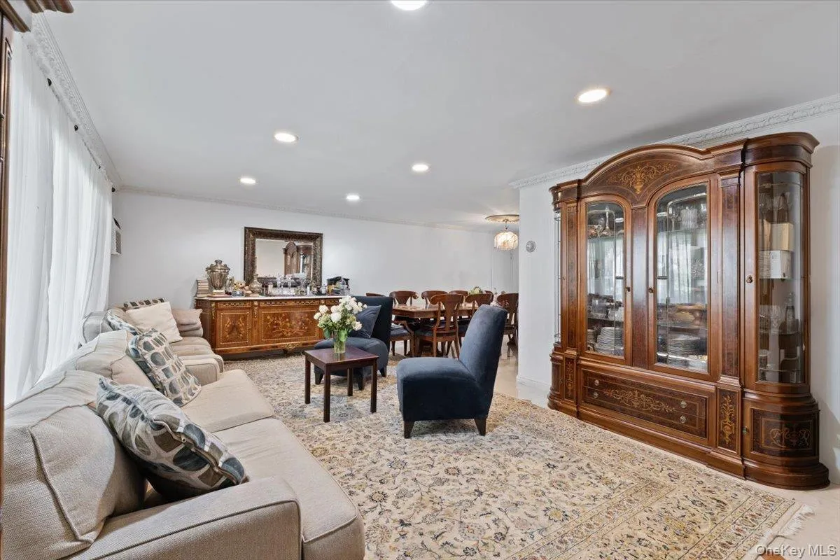 25 Bentley Road, North Hempstead, NY, 5 Bedrooms Bedrooms, 9 Rooms Rooms,2 BathroomsBathrooms,Residential,For Rent,Bentley,0,1040773 25 Bentley Road, North Hempstead, NY, 5 Bedrooms Bedrooms, 9 Rooms Rooms,2 BathroomsBathrooms,Residential,For Rent,Bentley,0,1040773