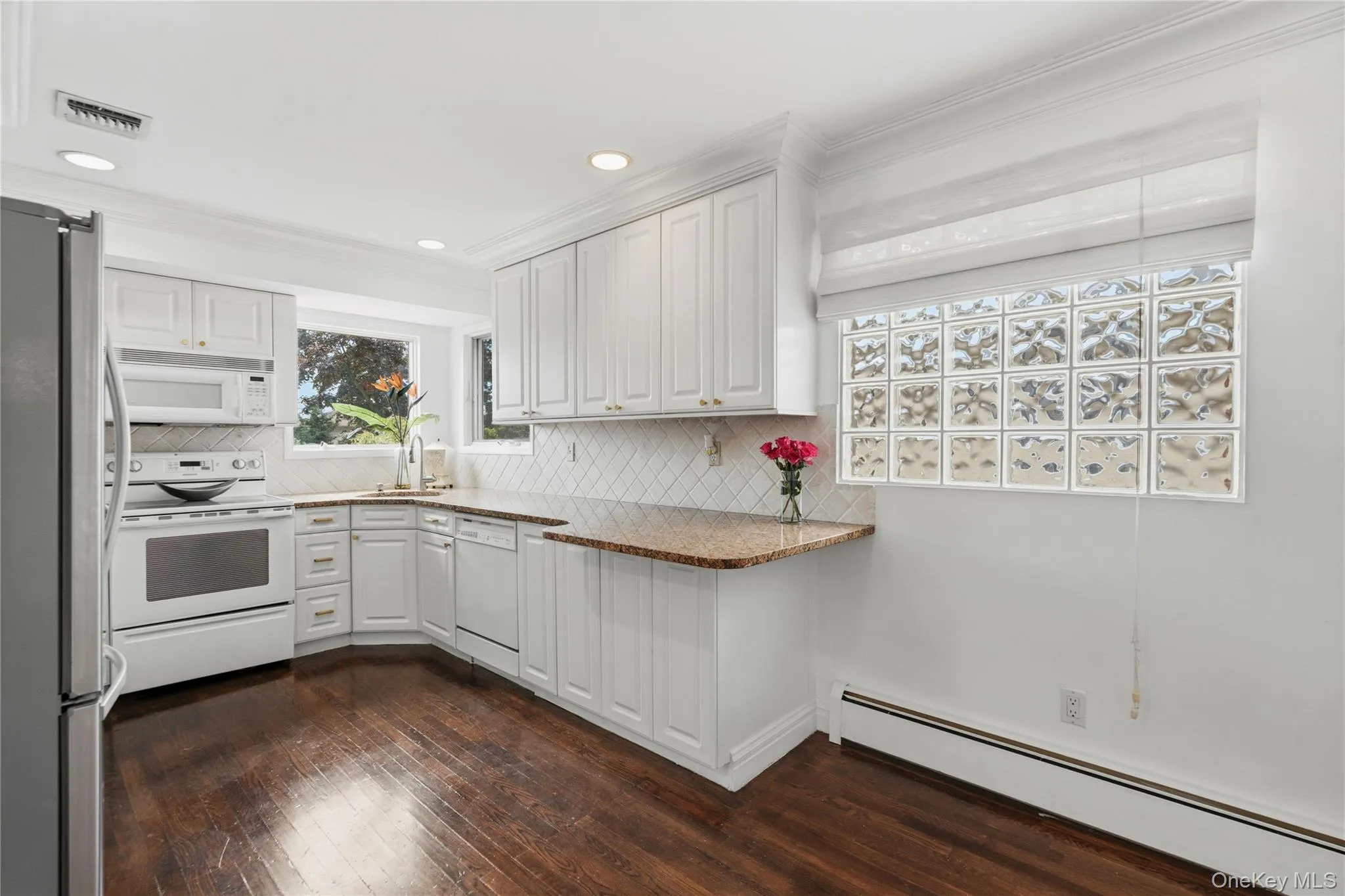 2054 Whalen Avenue, Hempstead, NY, 6 Bedrooms Bedrooms, 10 Rooms Rooms,2 BathroomsBathrooms,Residential,For Rent,Whalen,0,1040783 2054 Whalen Avenue, Hempstead, NY, 6 Bedrooms Bedrooms, 10 Rooms Rooms,2 BathroomsBathrooms,Residential,For Rent,Whalen,0,1040783