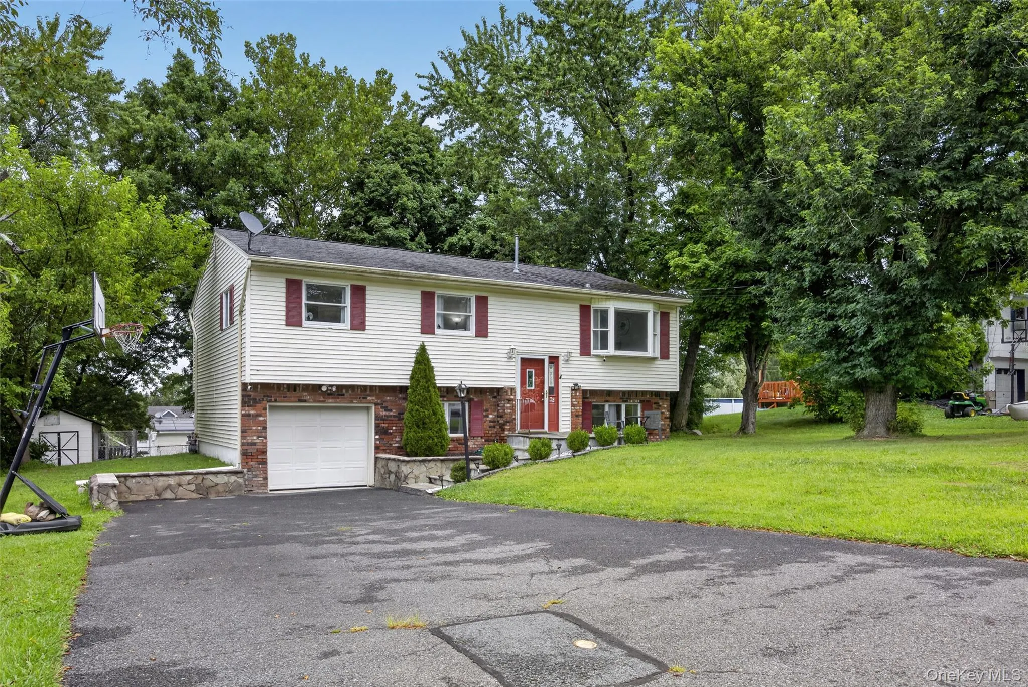 32 Surrey Road, Chester Town, NY, 4 Bedrooms Bedrooms, 8 Rooms Rooms,1 BathroomBathrooms,Residential,For Rent,Surrey,0,1040785 32 Surrey Road, Chester Town, NY, 4 Bedrooms Bedrooms, 8 Rooms Rooms,1 BathroomBathrooms,Residential,For Rent,Surrey,0,1040785