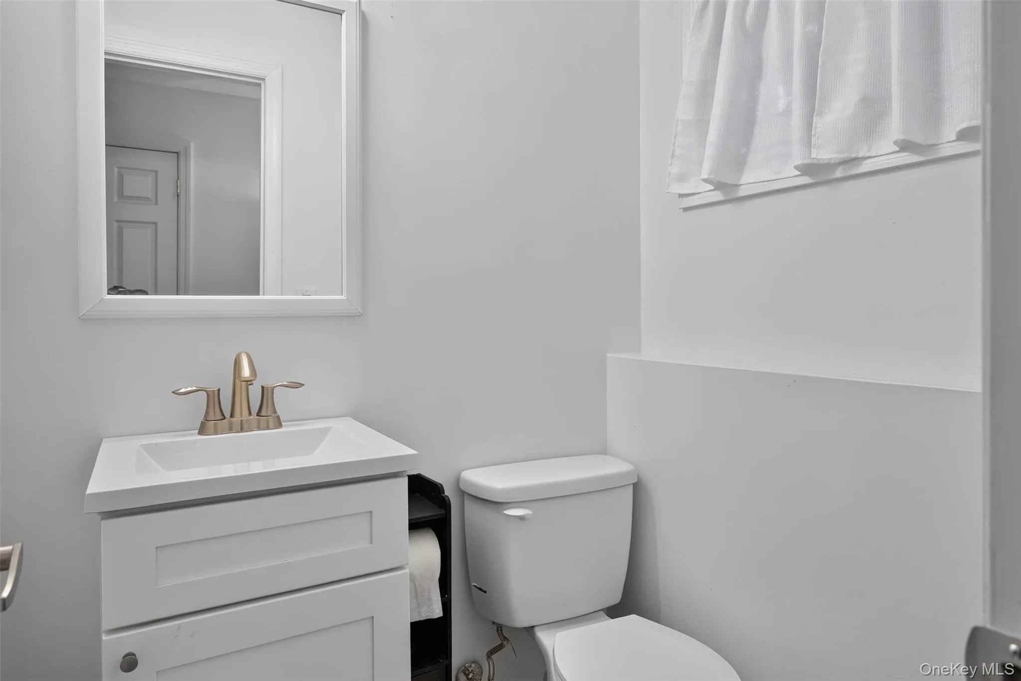 32 Surrey Road, Chester Town, NY, 4 Bedrooms Bedrooms, 8 Rooms Rooms,1 BathroomBathrooms,Residential,For Rent,Surrey,0,1040785 32 Surrey Road, Chester Town, NY, 4 Bedrooms Bedrooms, 8 Rooms Rooms,1 BathroomBathrooms,Residential,For Rent,Surrey,0,1040785