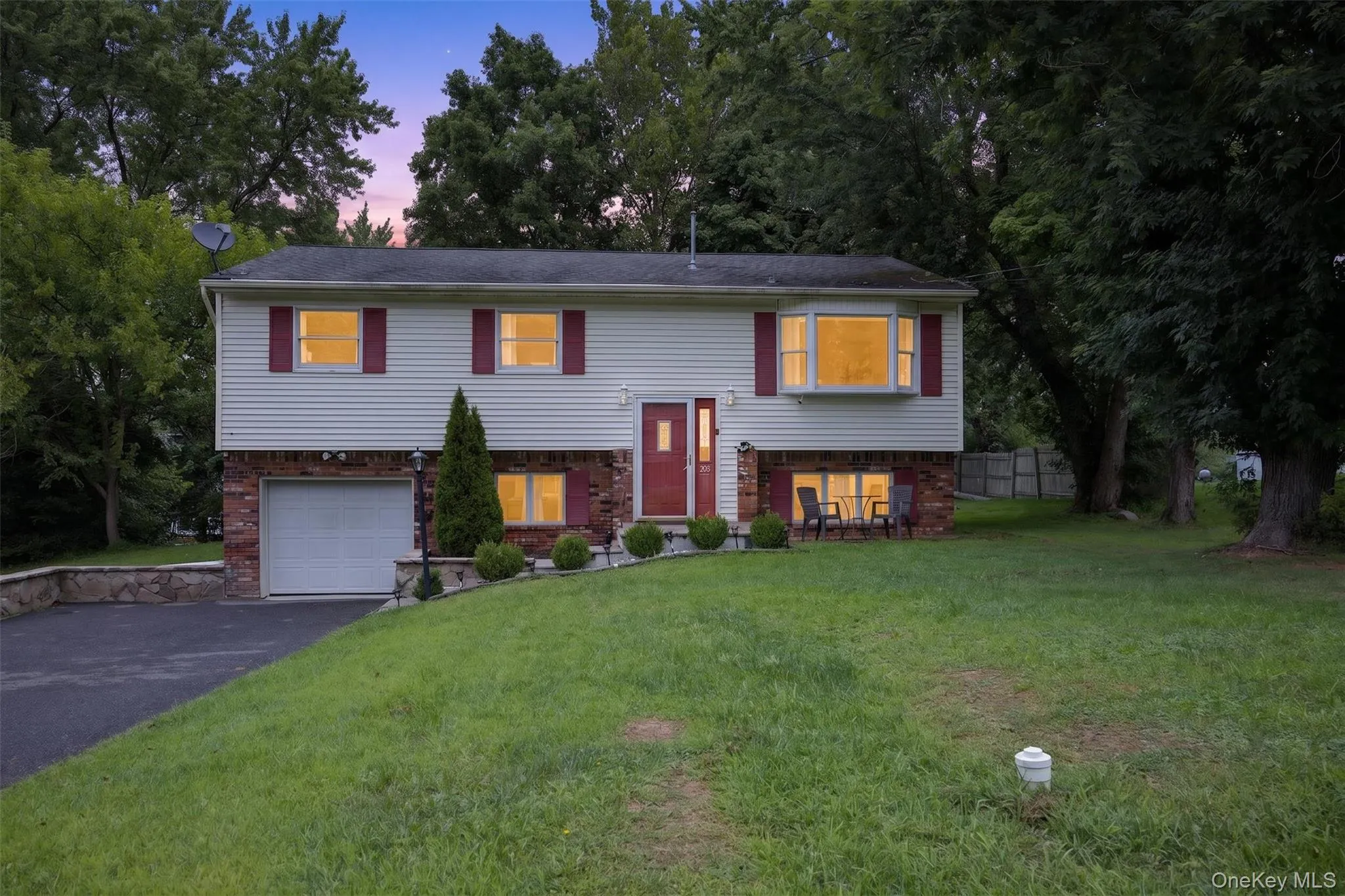 32 Surrey Road, Chester Town, NY, 4 Bedrooms Bedrooms, 8 Rooms Rooms,1 BathroomBathrooms,Residential,For Rent,Surrey,0,1040785 32 Surrey Road, Chester Town, NY, 4 Bedrooms Bedrooms, 8 Rooms Rooms,1 BathroomBathrooms,Residential,For Rent,Surrey,0,1040785