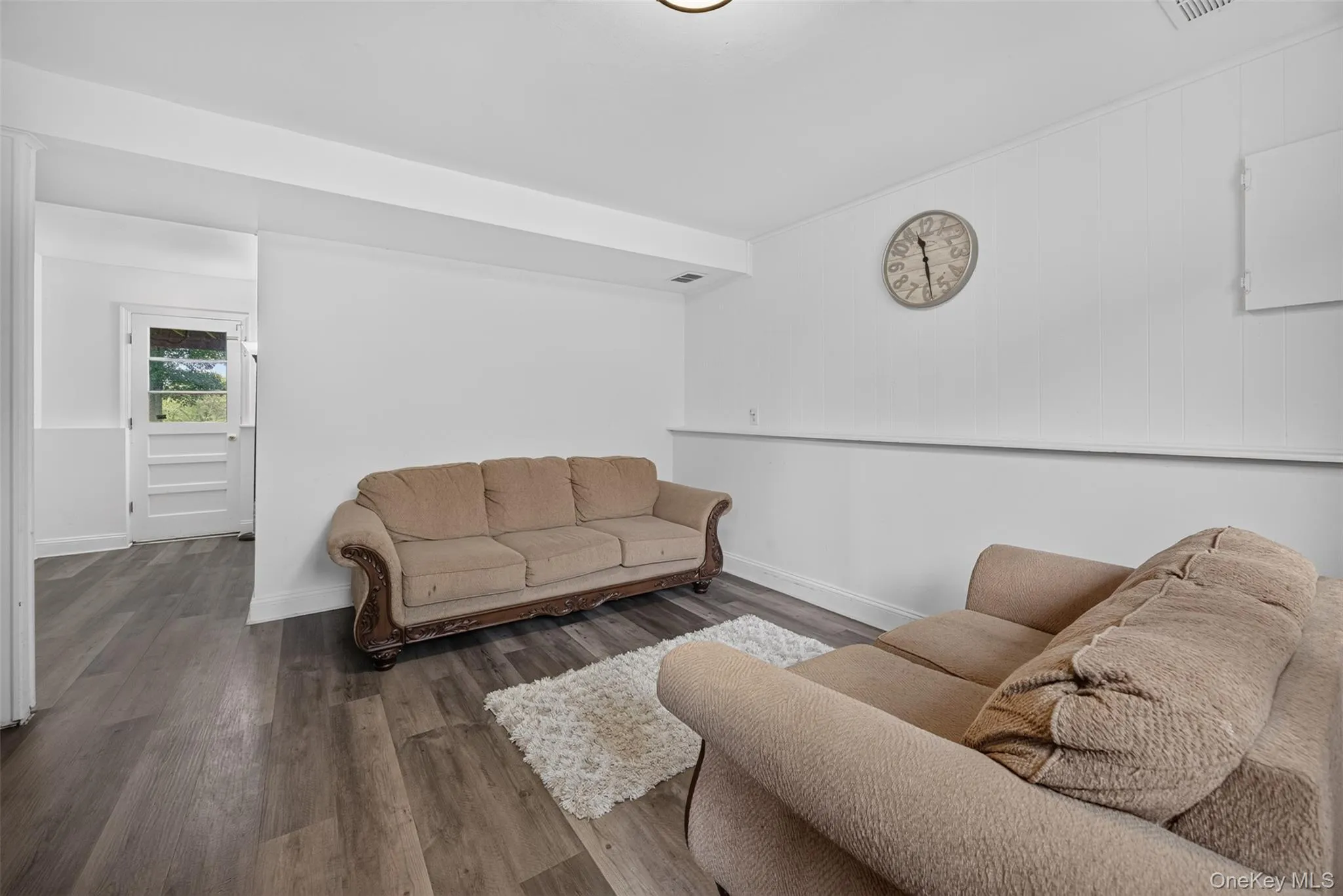 32 Surrey Road, Chester Town, NY, 4 Bedrooms Bedrooms, 8 Rooms Rooms,1 BathroomBathrooms,Residential,For Rent,Surrey,0,1040785 32 Surrey Road, Chester Town, NY, 4 Bedrooms Bedrooms, 8 Rooms Rooms,1 BathroomBathrooms,Residential,For Rent,Surrey,0,1040785