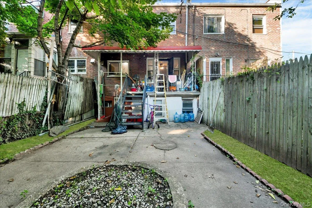308 234th Street, New York, NY, 3 Bedrooms Bedrooms, 8 Rooms Rooms,3 BathroomsBathrooms,Residential,For Rent,234th,0,1040786 308 234th Street, New York, NY, 3 Bedrooms Bedrooms, 8 Rooms Rooms,3 BathroomsBathrooms,Residential,For Rent,234th,0,1040786