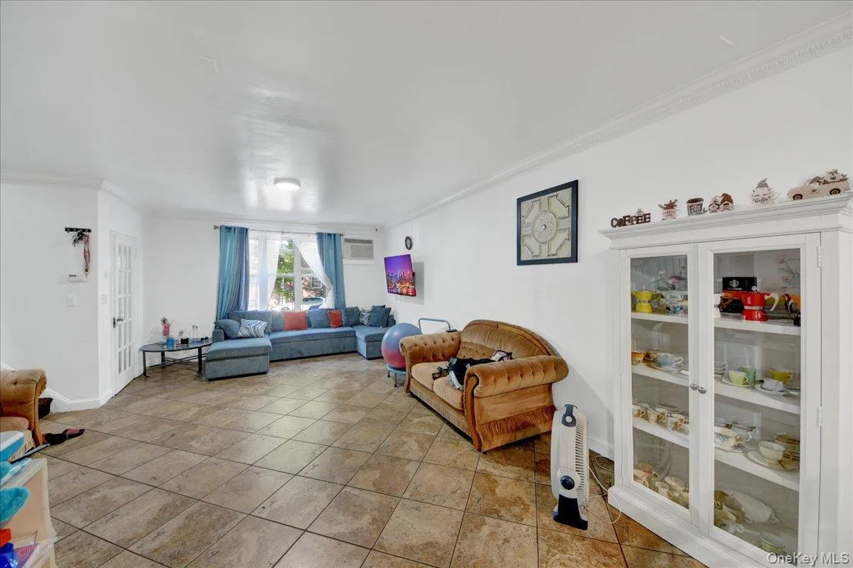 308 234th Street, New York, NY, 3 Bedrooms Bedrooms, 8 Rooms Rooms,3 BathroomsBathrooms,Residential,For Rent,234th,0,1040786 308 234th Street, New York, NY, 3 Bedrooms Bedrooms, 8 Rooms Rooms,3 BathroomsBathrooms,Residential,For Rent,234th,0,1040786