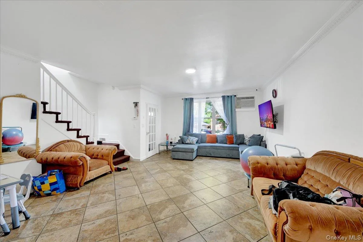 308 234th Street, New York, NY, 3 Bedrooms Bedrooms, 8 Rooms Rooms,3 BathroomsBathrooms,Residential,For Rent,234th,0,1040786 308 234th Street, New York, NY, 3 Bedrooms Bedrooms, 8 Rooms Rooms,3 BathroomsBathrooms,Residential,For Rent,234th,0,1040786