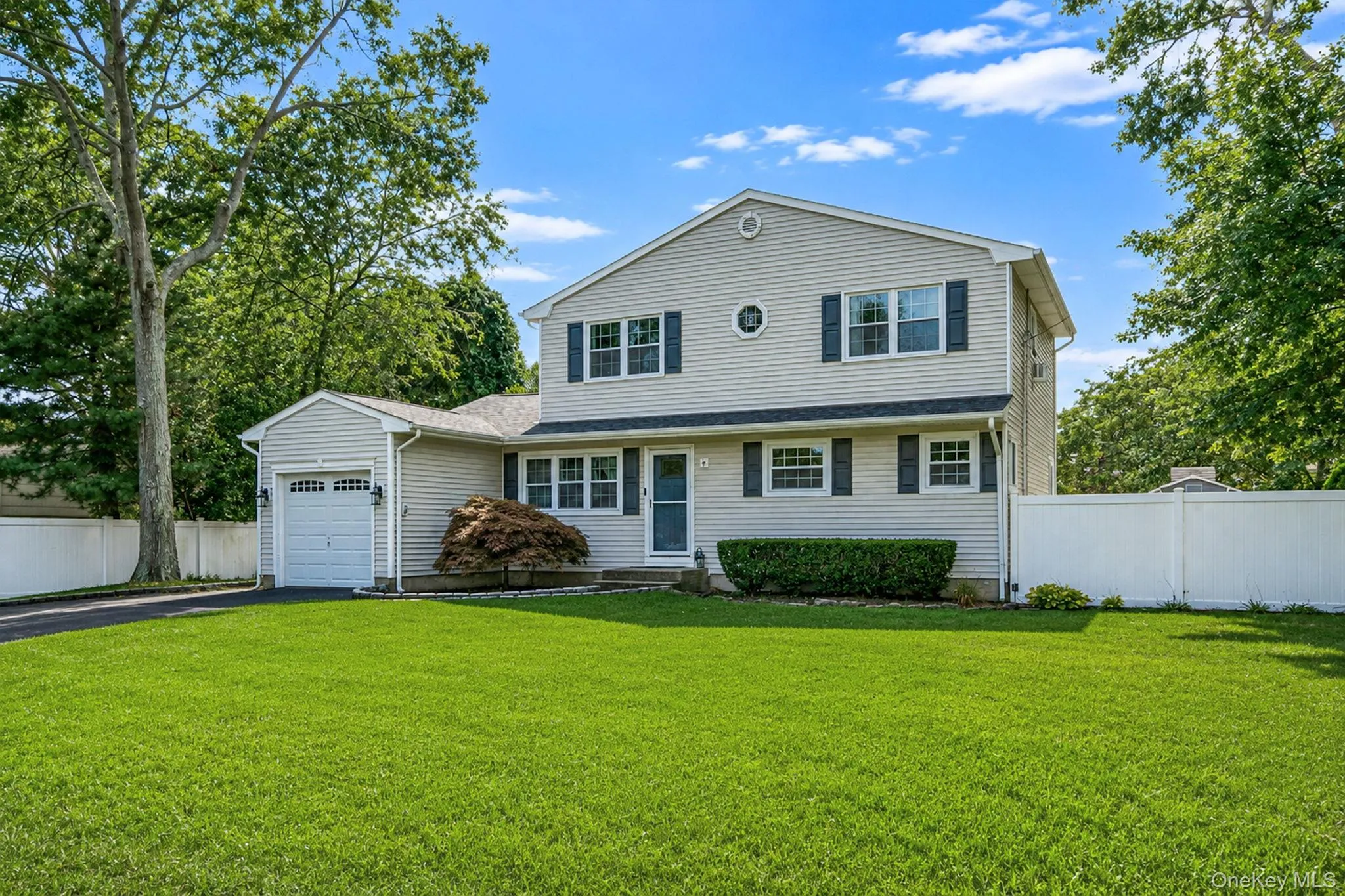 86 Creighton Avenue, Brookhaven, NY, 5 Bedrooms Bedrooms, 8 Rooms Rooms,2 BathroomsBathrooms,Residential,For Rent,Creighton,0,1040788 86 Creighton Avenue, Brookhaven, NY, 5 Bedrooms Bedrooms, 8 Rooms Rooms,2 BathroomsBathrooms,Residential,For Rent,Creighton,0,1040788