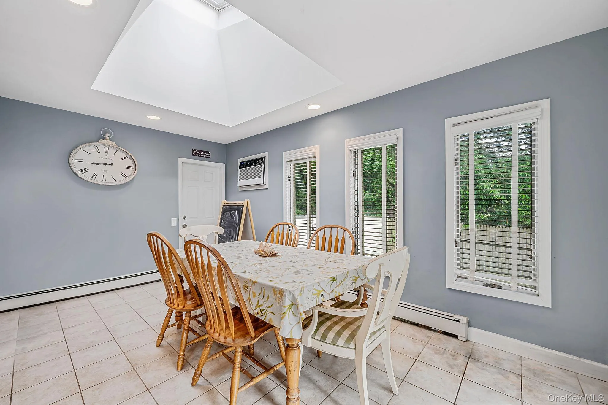 86 Creighton Avenue, Brookhaven, NY, 5 Bedrooms Bedrooms, 8 Rooms Rooms,2 BathroomsBathrooms,Residential,For Rent,Creighton,0,1040788 86 Creighton Avenue, Brookhaven, NY, 5 Bedrooms Bedrooms, 8 Rooms Rooms,2 BathroomsBathrooms,Residential,For Rent,Creighton,0,1040788
