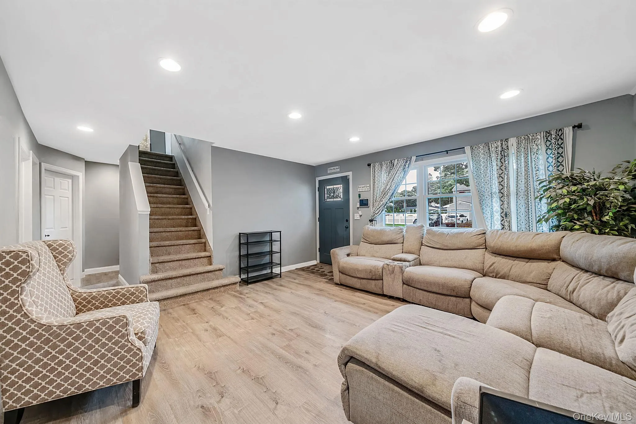 86 Creighton Avenue, Brookhaven, NY, 5 Bedrooms Bedrooms, 8 Rooms Rooms,2 BathroomsBathrooms,Residential,For Rent,Creighton,0,1040788 86 Creighton Avenue, Brookhaven, NY, 5 Bedrooms Bedrooms, 8 Rooms Rooms,2 BathroomsBathrooms,Residential,For Rent,Creighton,0,1040788