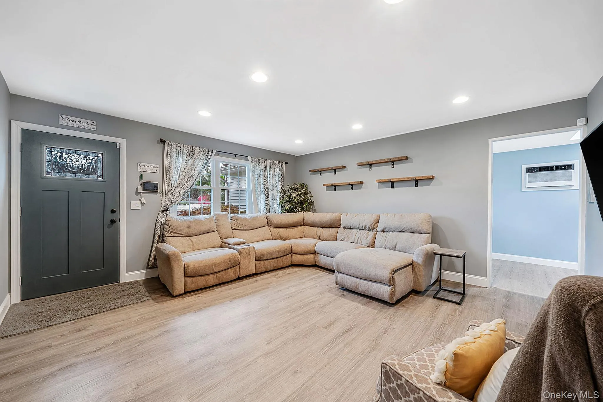 86 Creighton Avenue, Brookhaven, NY, 5 Bedrooms Bedrooms, 8 Rooms Rooms,2 BathroomsBathrooms,Residential,For Rent,Creighton,0,1040788 86 Creighton Avenue, Brookhaven, NY, 5 Bedrooms Bedrooms, 8 Rooms Rooms,2 BathroomsBathrooms,Residential,For Rent,Creighton,0,1040788